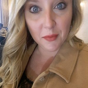 Meet your Posher, Leslie